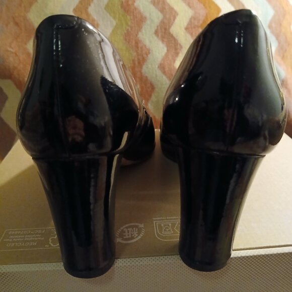 Marc by Marc Jacobs Logo Plaque Heels - Picture 5 of 11